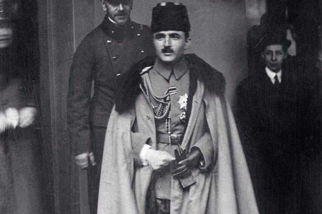 Tarih Şahit Enver Şehit